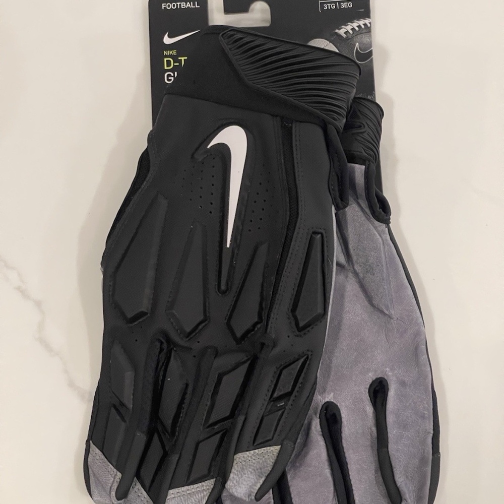NWT men's 3XL nike D-TACK 6.0 Padded Lineman Black/White Football Gloves
